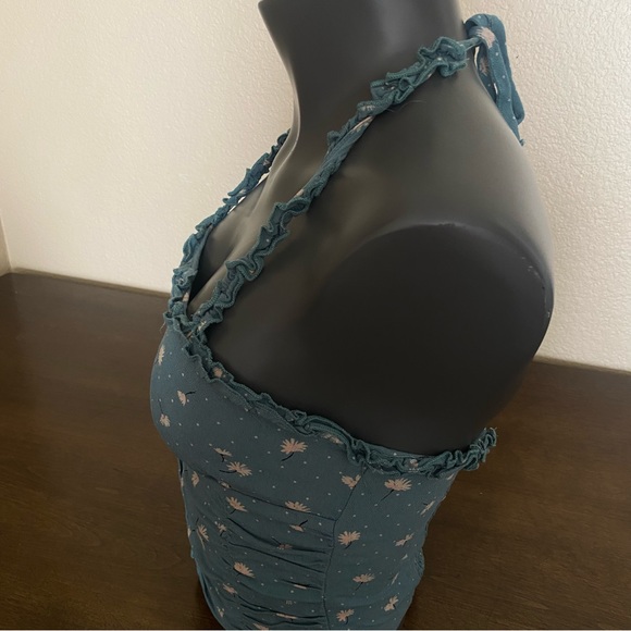 GREEN HALTER TOP - Picture 5 of 10